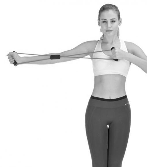 femme utilisant elastique musculation pour extension unilaterale