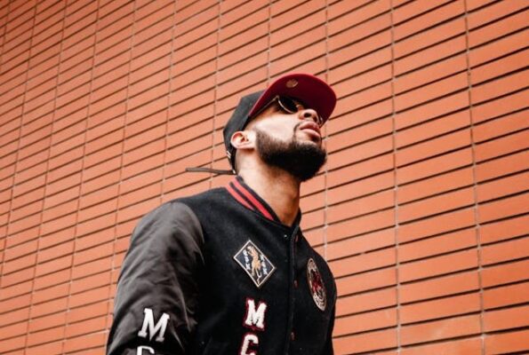 jawline plus marquee