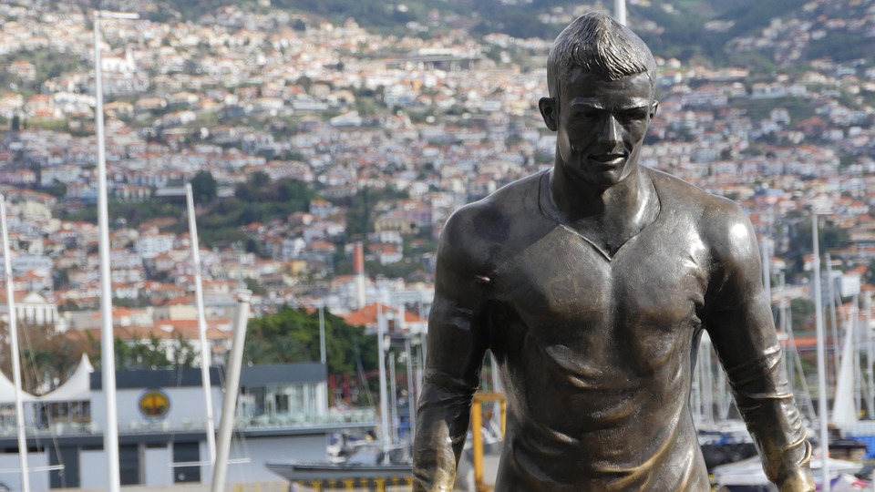 Cristiano Ronaldo : taille, poids, programme d'entraînement, alimentation, physique et